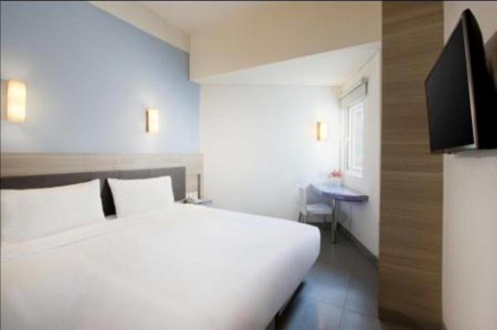 Двухместный (Элегантный номер с кроватью размера «queen-size»), Amaris Hotel Satrio Kuningan - Jakarta
