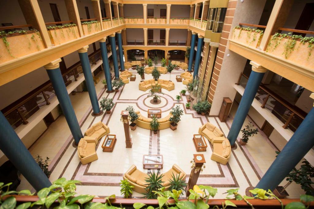 Hotel Russia