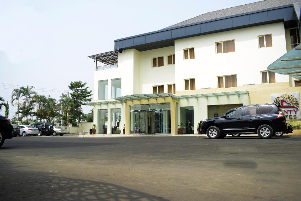Monty Suites & Golf photo 1