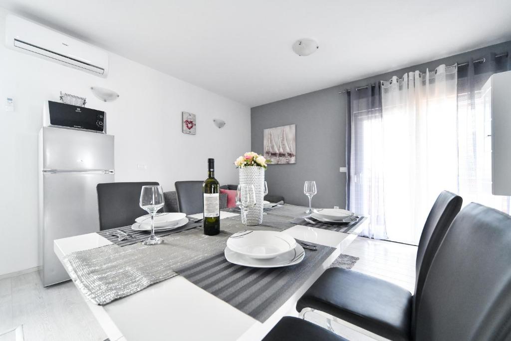 Deluxe Apartments Franić photo 4