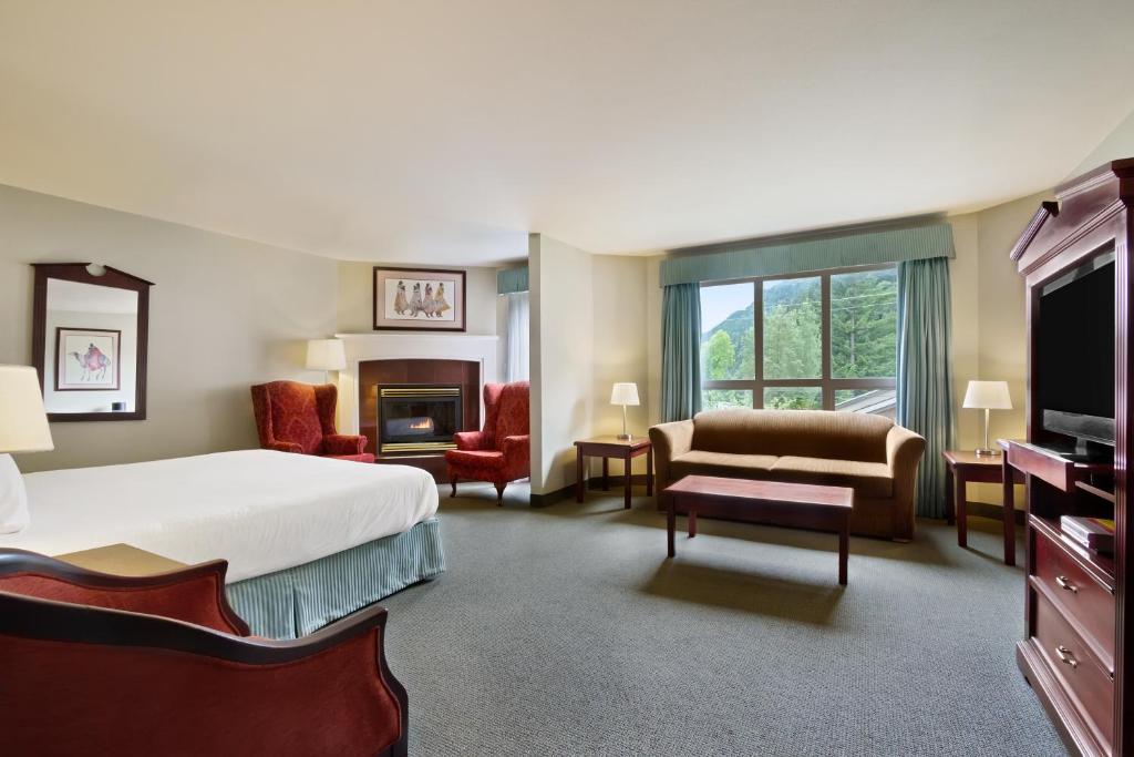 Harrison Lake Hotel photo 4