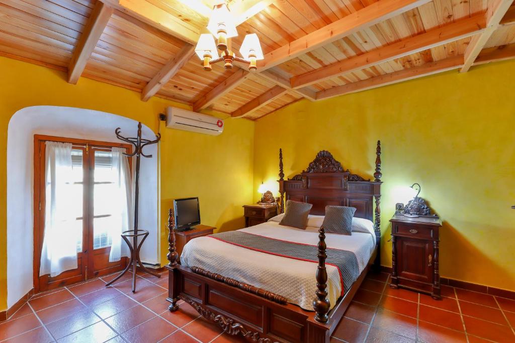 Hotel Las Palmeras by Vivere Stays photo 3