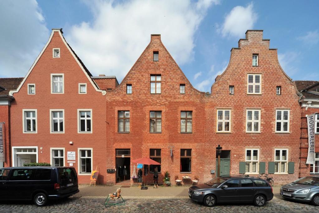 Apartmenthaus im holländischen Viertel photo 2