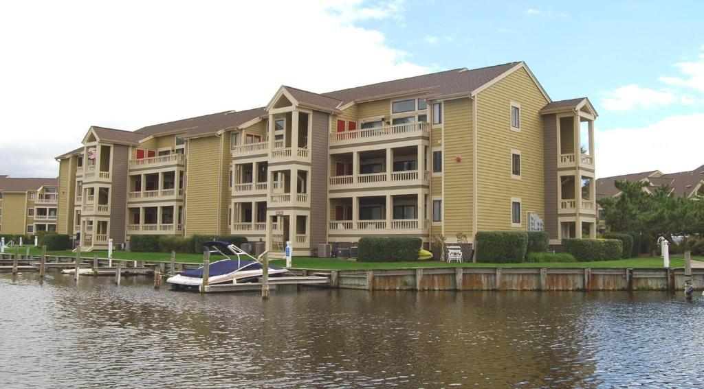 Seascape-heron Harbour 204-4 2 Bedroom Condo by RedAwning image