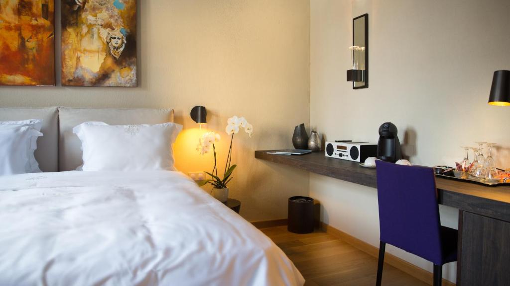 Сьюит (Полулюкс с гидромассажным душем - «Каллисто»), Allegory Boutique Hotel