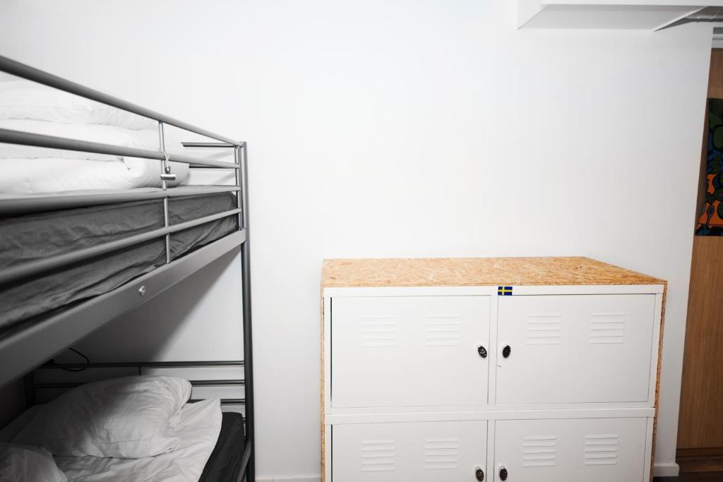 Номер (Кровать в общем 6-местном номере), City Backpackers Hostel