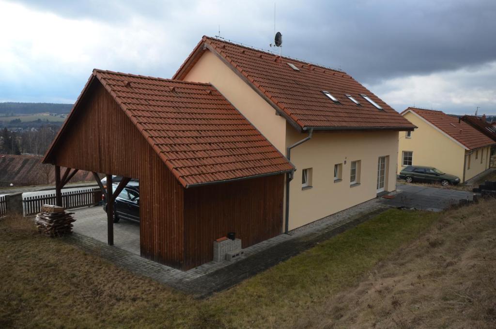 Nad Stodolami, plasy grote huis