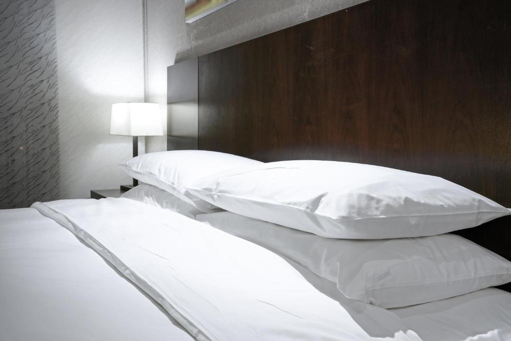 The Yosemite Inn Room Type - Standard Queen Room with Two Queen Beds