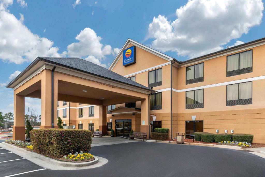 Comfort Inn & Suites Peachtree Corners photo 1