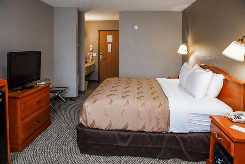 Quality Inn Burlington near Hwy 34 photo 4