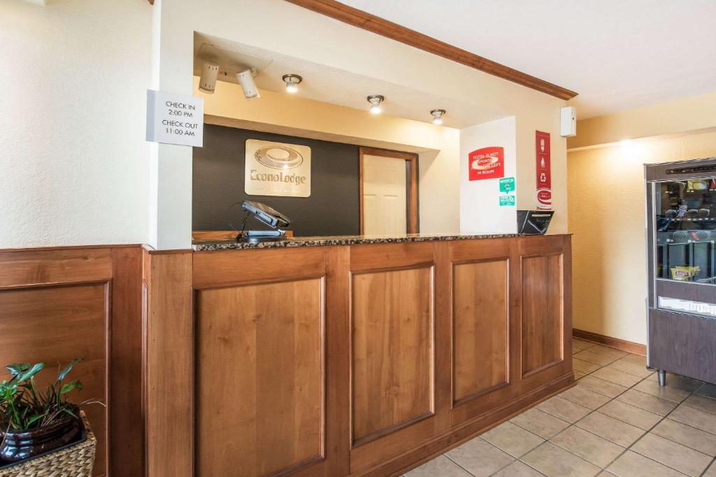 Econo Lodge Cloverdale photo 4