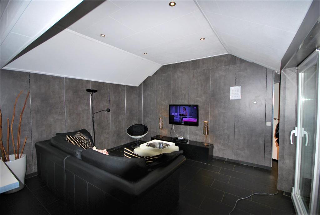 Comfortabele Vrijstaande Bungalow 3 photo 2
