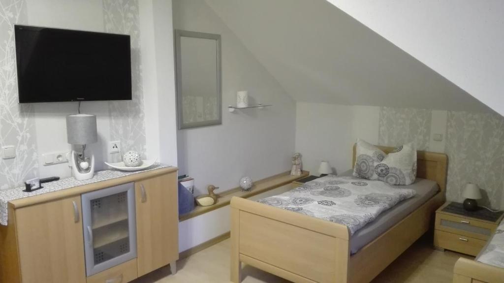 Zimmer Schmitz photo 2