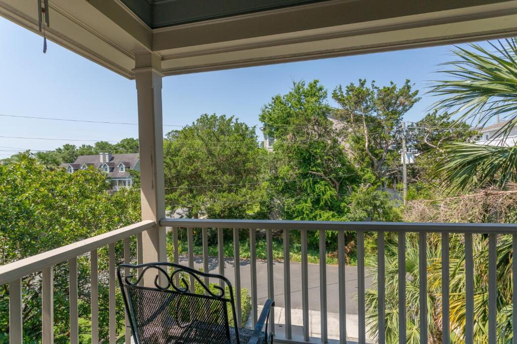 Olive Way 106 image