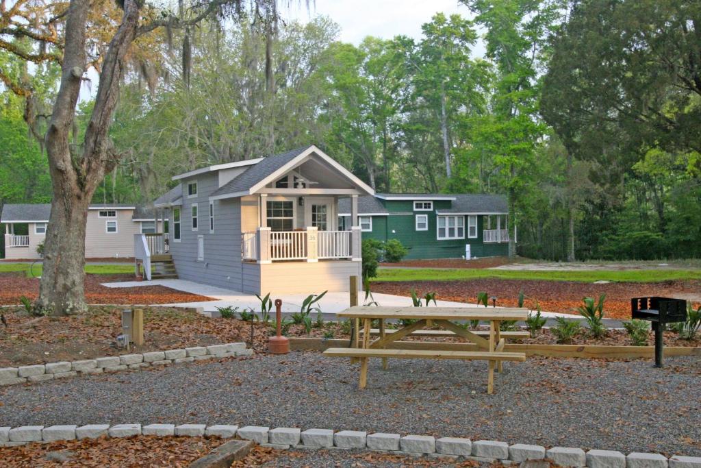 Live Oak Landing image