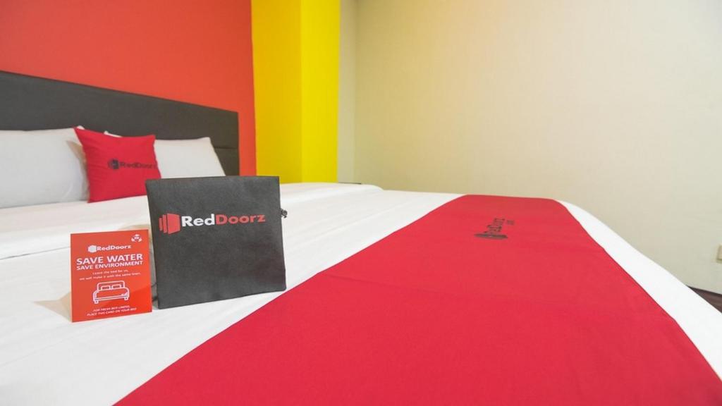 Двухместный (Двухместный номер с 1 кроватью), RedDoorz near ITC Mangga Dua
