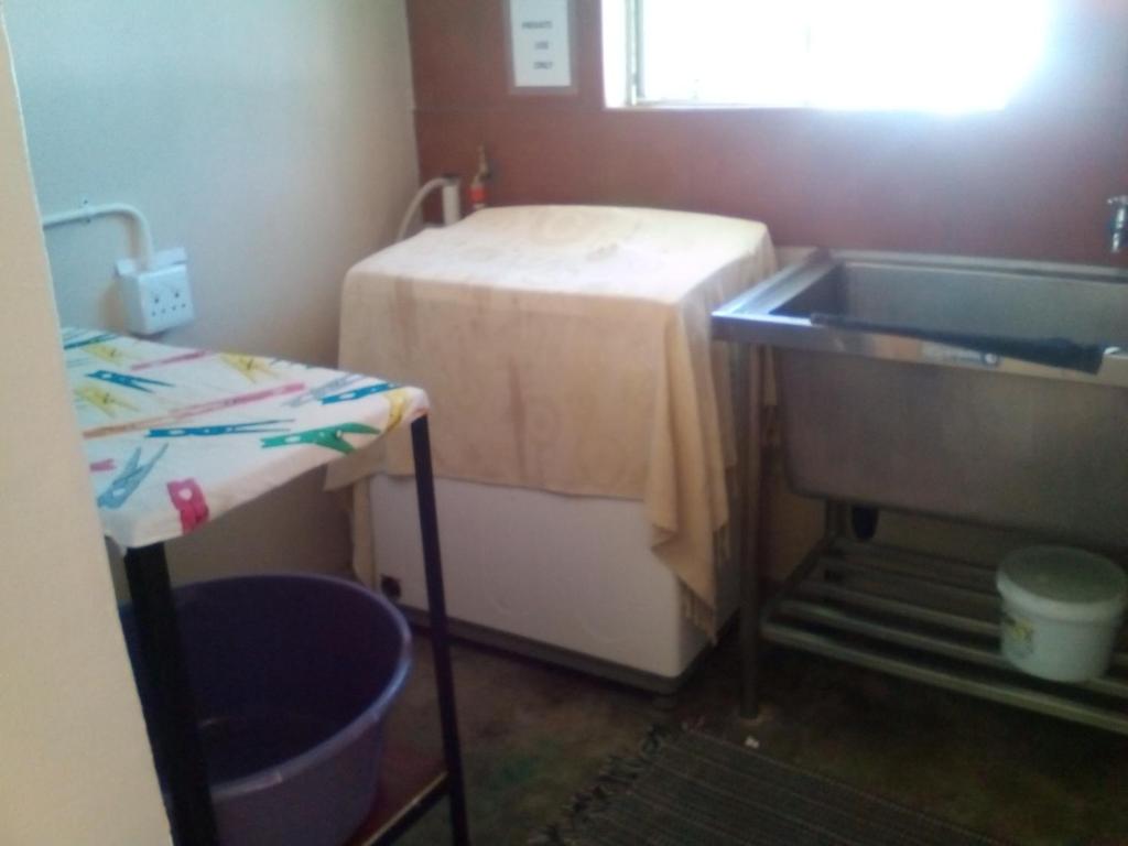 Kai-Oms Backpackers Lodge photo 2