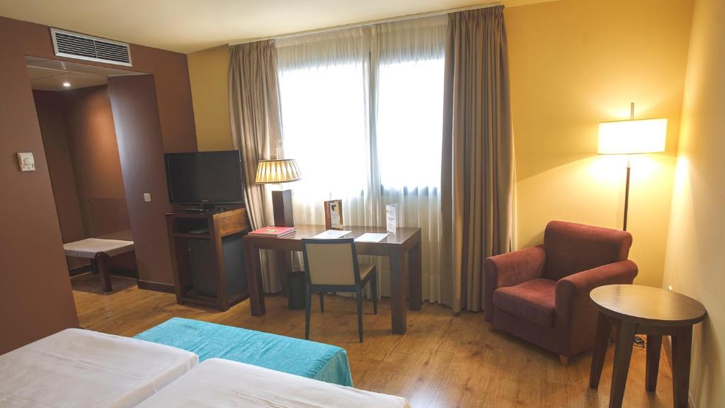 Gran Hotel Ciudad de Barbastro photo 2