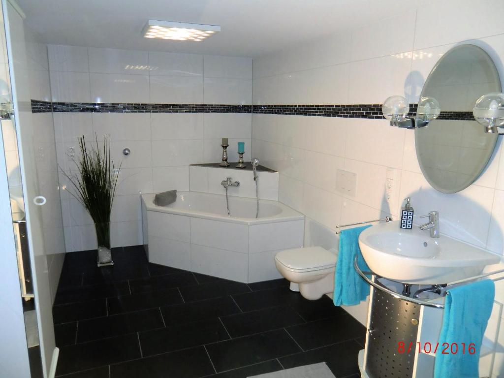 Möbliertes Apartment mit bestem Anschluss - Hangelar Mitte photo 3