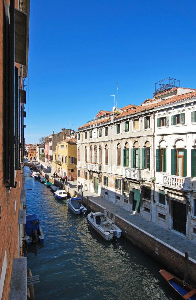 CA CORTE NOVA design apartment with canal view photo 2