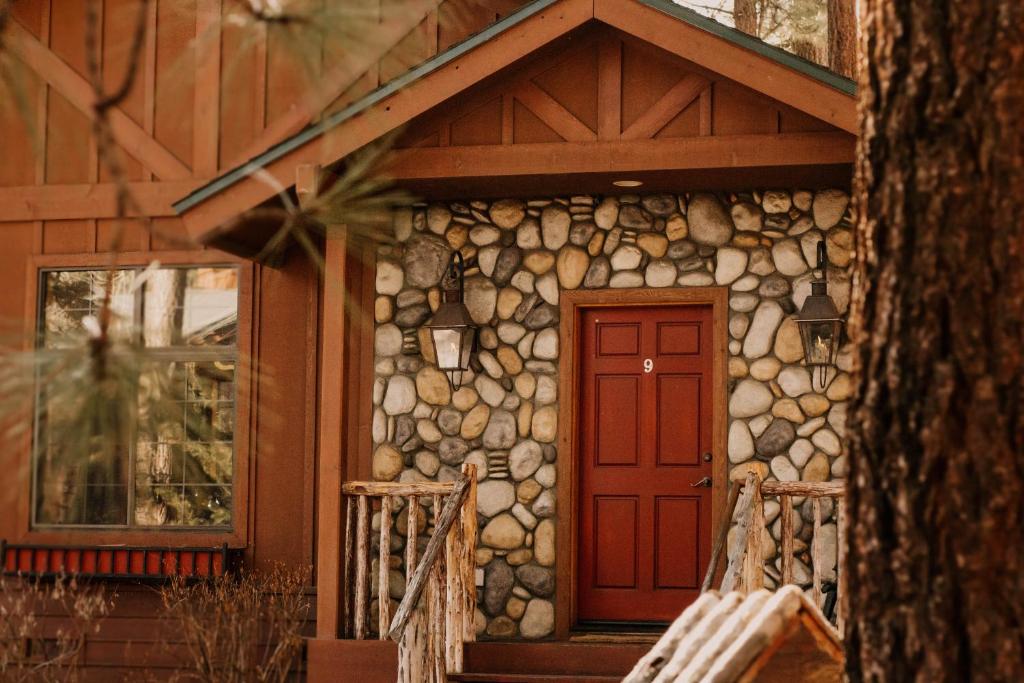 Black Bear Lodge photo 4