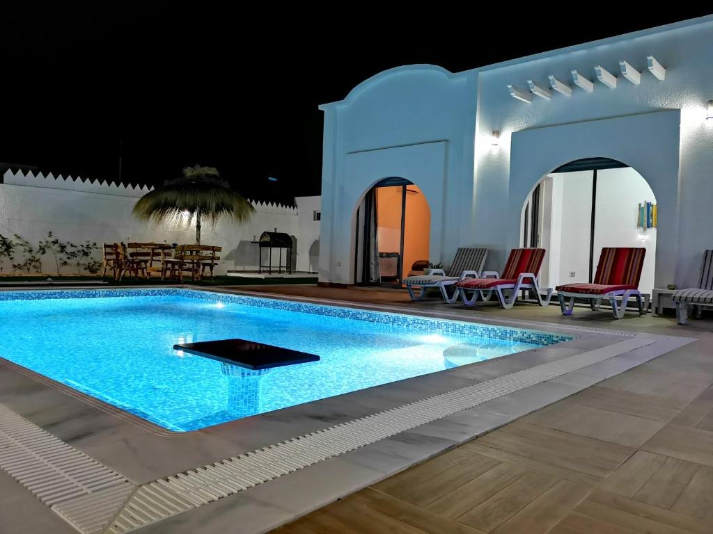 VILLA NOUR DJERBA plain pied haut de gamme piscine proche de la plage photo 2