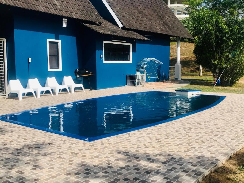 beautiful villa with private pool 1313 bumiputra only photo 4