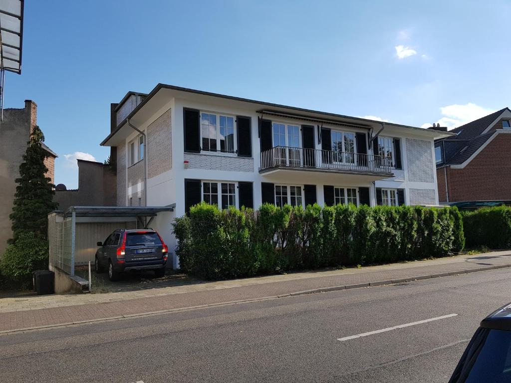 Representative City Villa photo 2