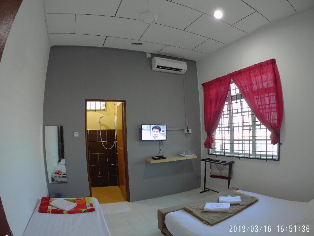 Semarak Beach Inn photo 1