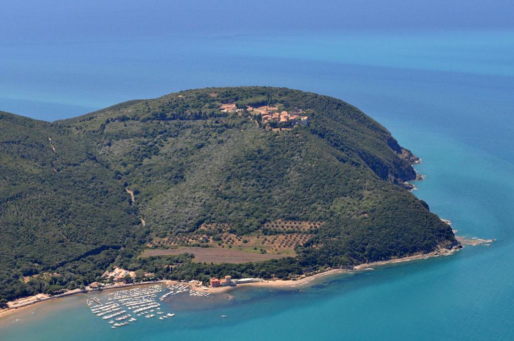Castello di Populonia VILLA A MARE photo 1