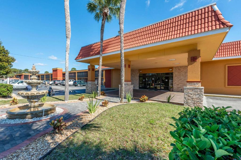 Quality Inn & Suites Palatka Riverfront image