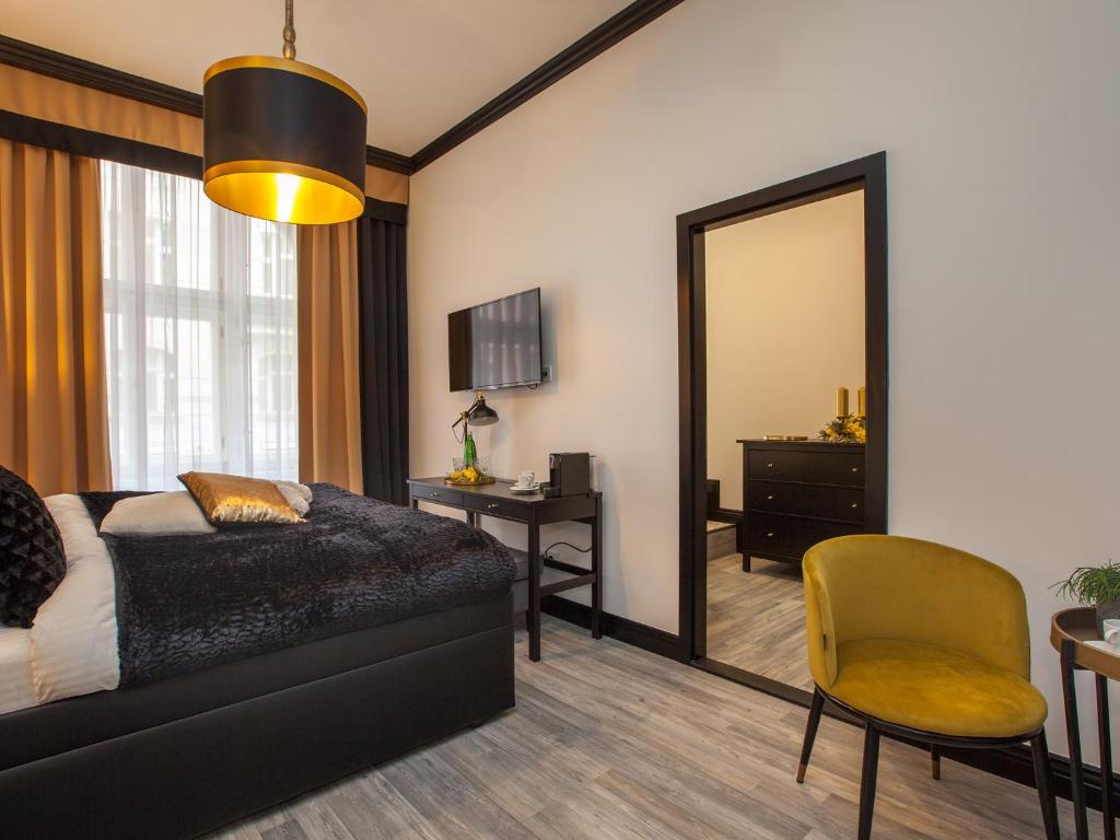 Трехместный (Номер Делюкс (для 3 взрослых)), Golden Prague Rooms