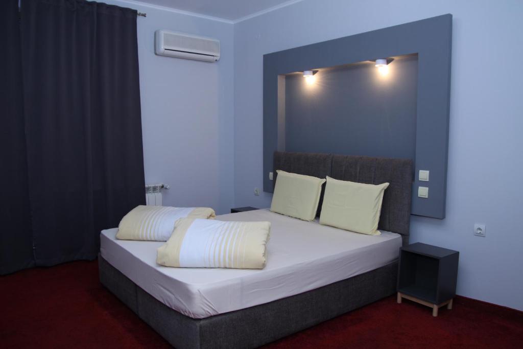 Hotel Color photo 3