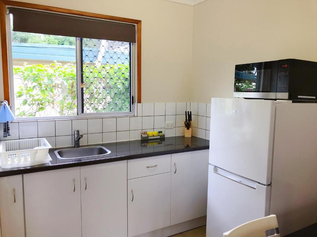 Paradise Court Holiday Units photo 4