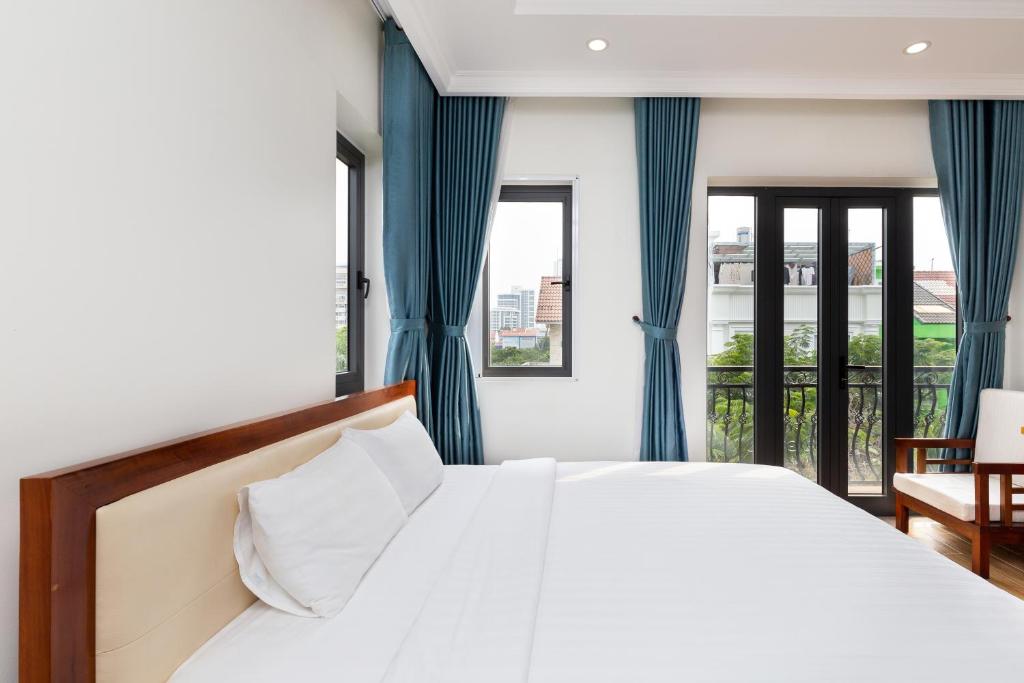 Sunny Hotel and Apartment