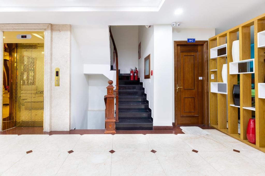 Sunny Hotel and Apartment