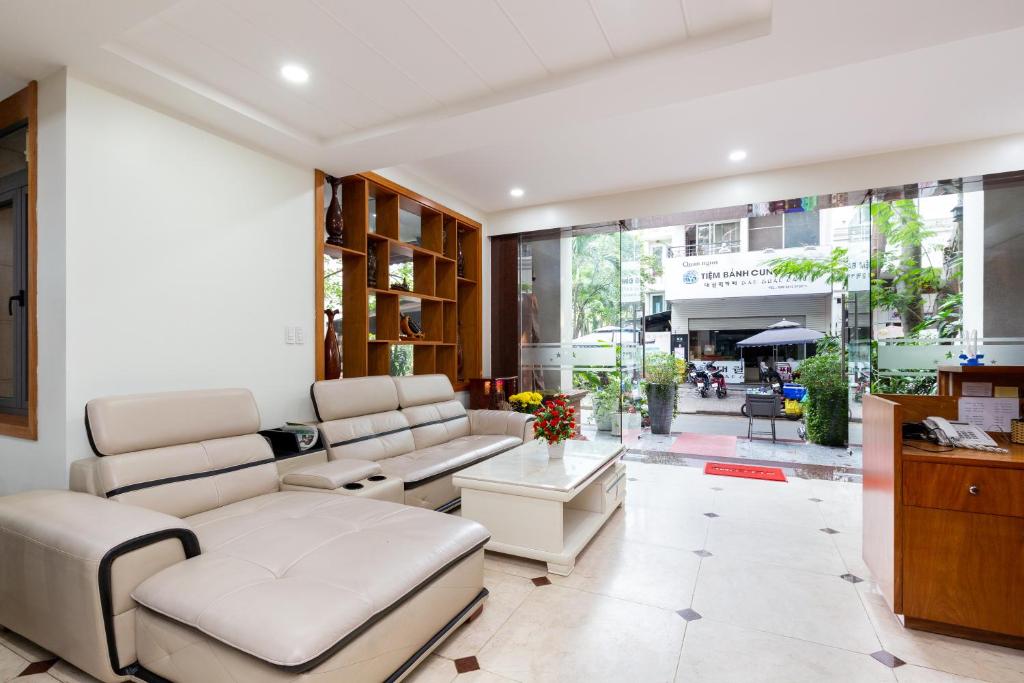 Sunny Hotel and Apartment