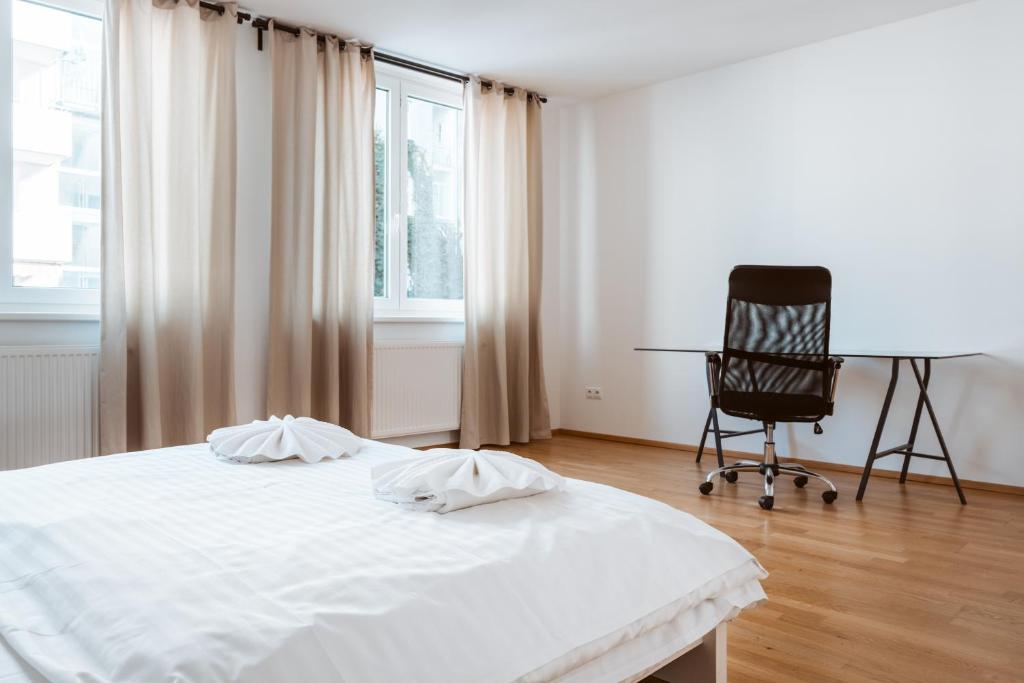 Апартаменты (Апартаменты Делюкс с 1 спальней и балконом), Business&Family Ambiente Apartments