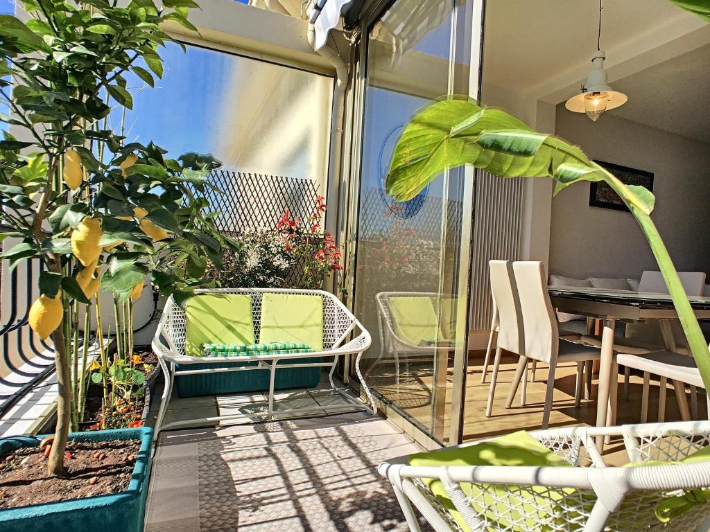 Nestor&Jeeves - TOUCAN DUPLEX TERRACE - Hyper center - Top floor photo 1