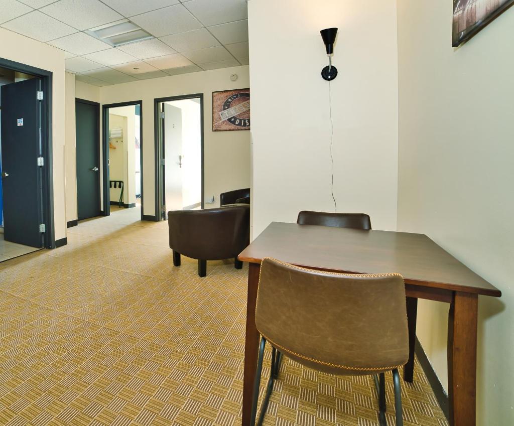 Двухместный (Люкс с 2 спальнями), HI Chicago Hostel