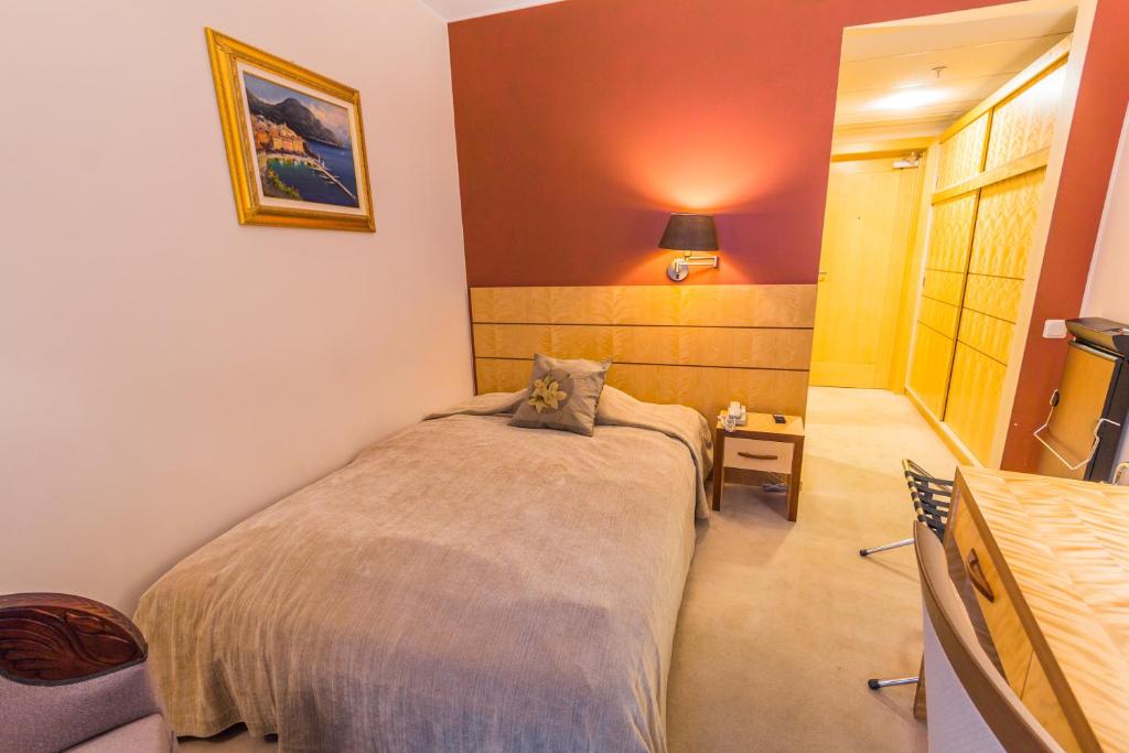 Одноместный (Классический одноместный номер), Royal Square Hotel & Suites