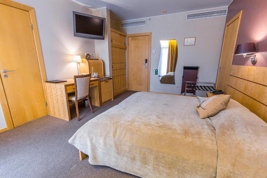 Двухместный (Классический двухместный номер с 1 кроватью), Royal Square Hotel & Suites