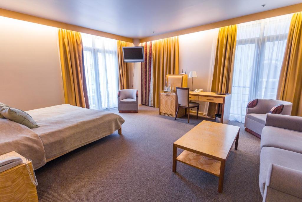 Двухместный (Представительский двухместный номер с 1 кроватью), Royal Square Hotel & Suites