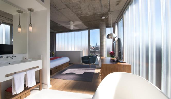 Двухместный (Улучшенный угловой номер с кроватью размера «king-size»), Nolitan Hotel SoHo - New York