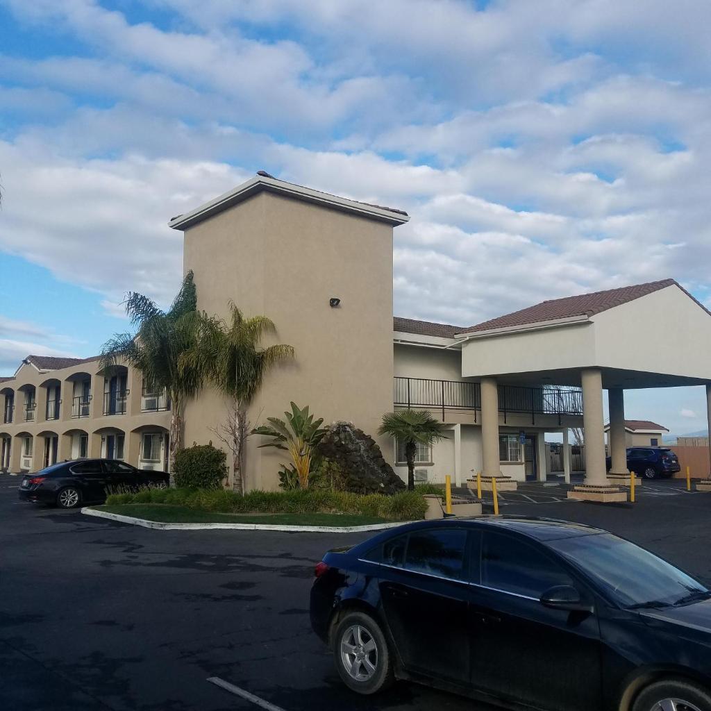 SureStay Hotel by Best Western Hollister image
