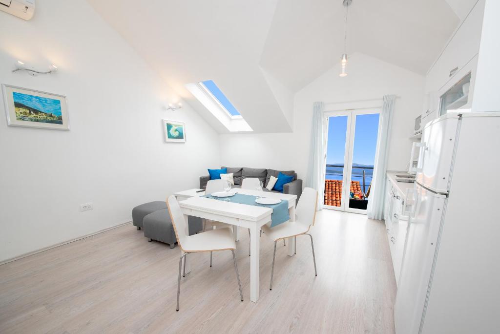 Sea Pearl Residence - Top beachfront location apartments in Bol centre photo 4