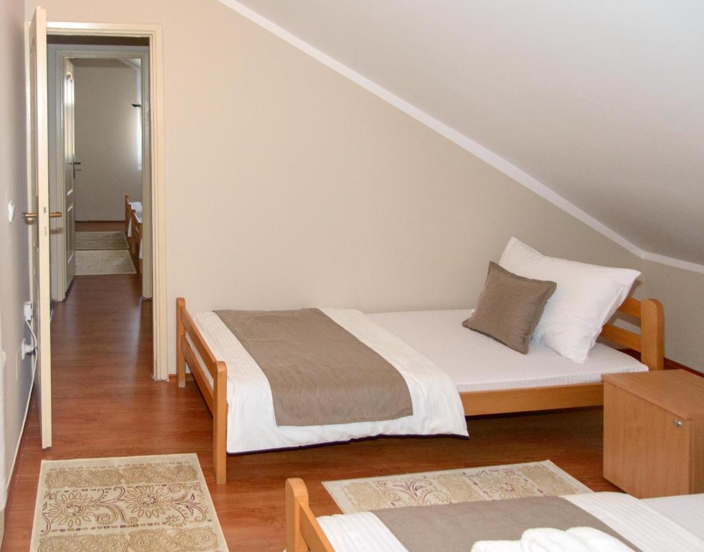 Апартаменты (Двухуровневые апартаменты (для 6 взрослых)), Apartments Skadarlija