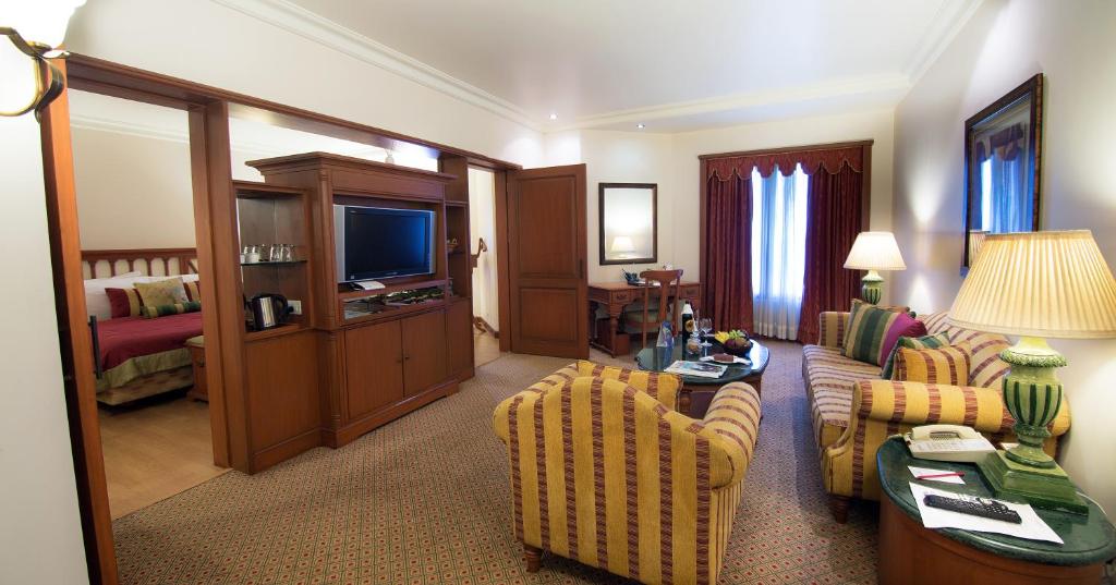Сьюит (Люкс с правом посещения клубного лаунджа), The Orchid - An Ecotel Hotel