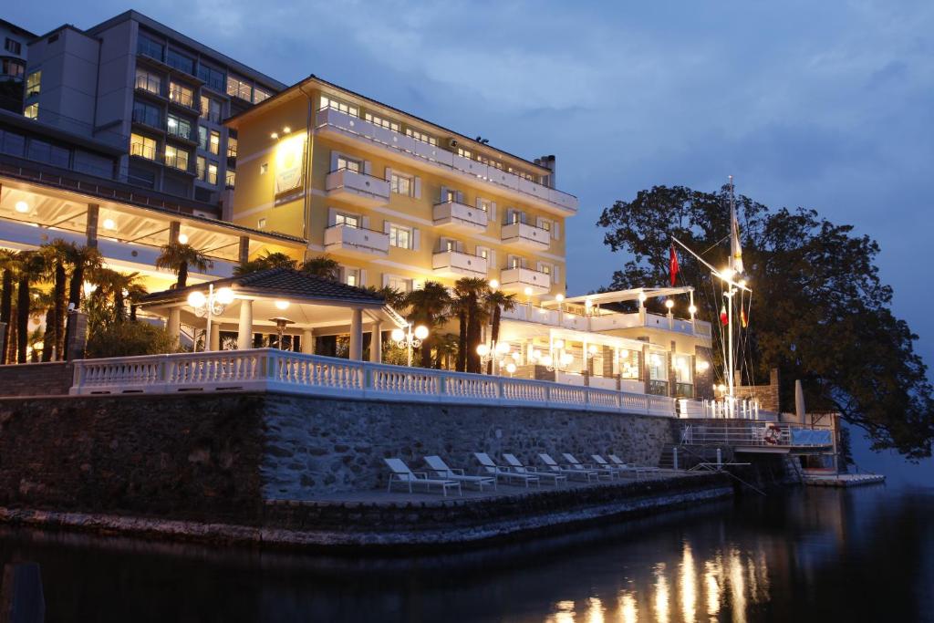 Holiday Hotel YACHTSPORT RESORT Lago Maggiore