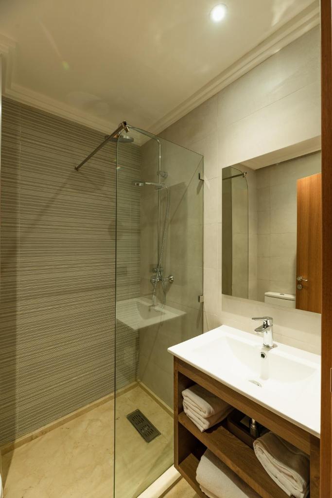Сьюит (Представительский люкс), Avenue Suites